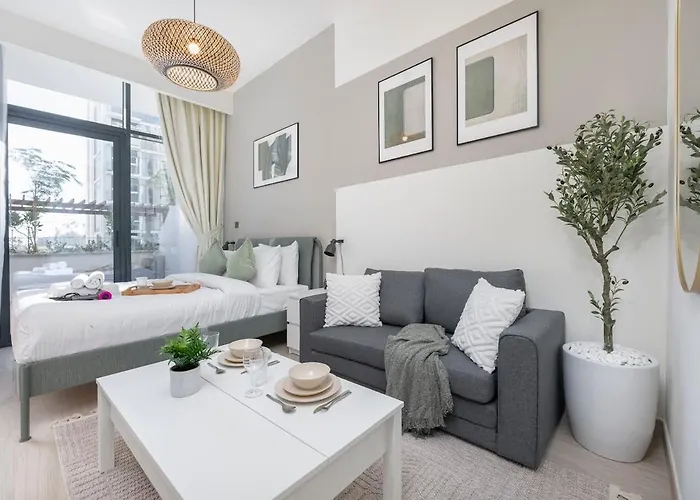 Amazing Studio With Cozy Balcony In Meydan