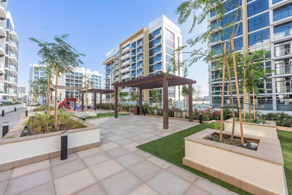 Amazing With Cozy Balcony In Meydan Apartment