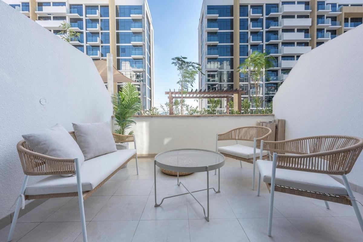 Amazing With Cozy Balcony In Meydan Apartment